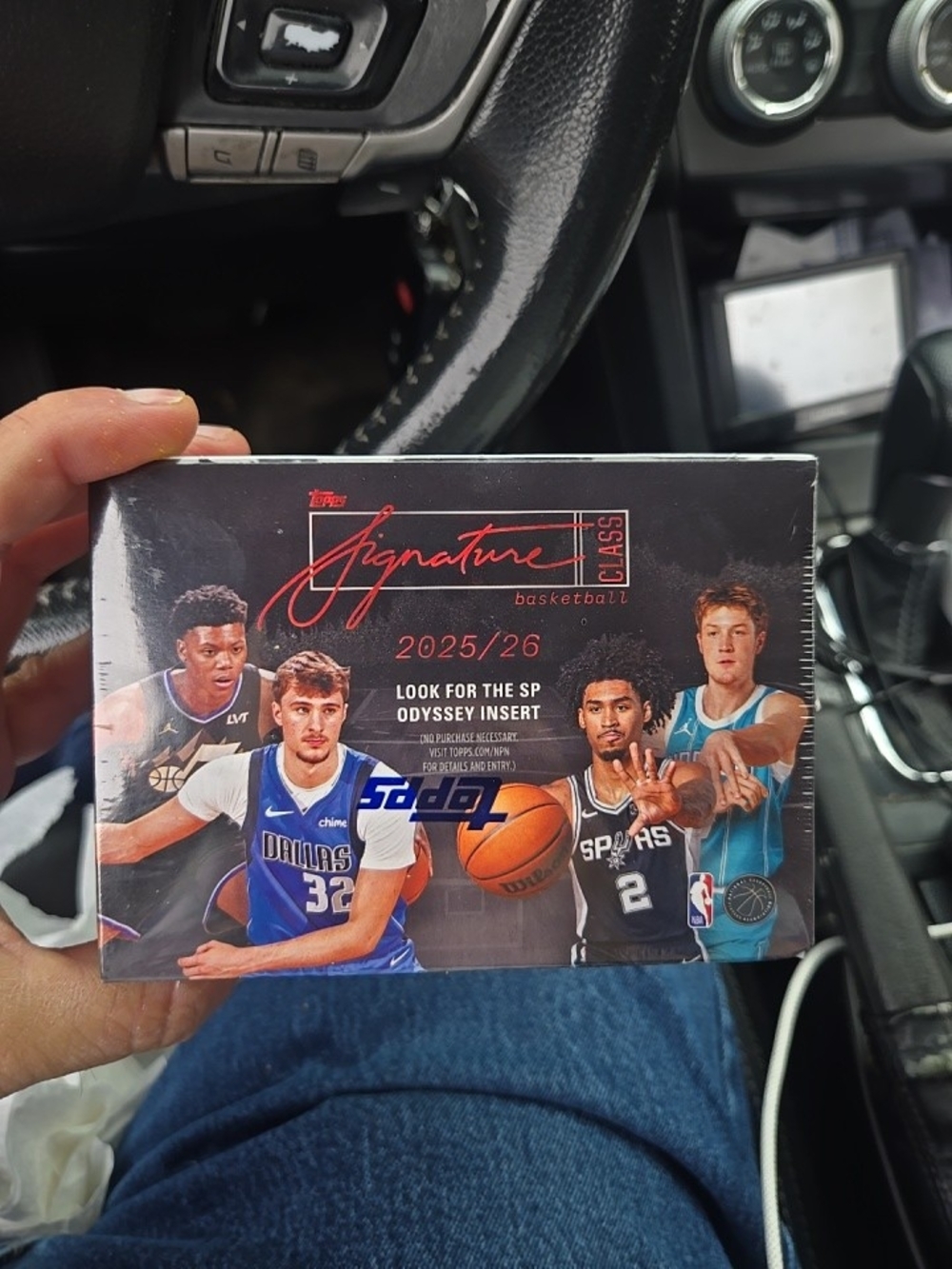 Topps Signature Series Basketball Box - Black & Red Design